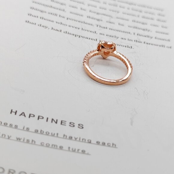 Pandora Sparkling Elevated Heart Ring - Picture 5 of 7